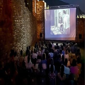 cinema-sotto-le-stelle-678x381 (1)